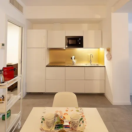 Kita House Апартаменти *